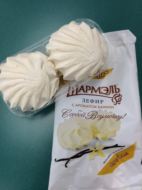 外務省やわらかツイート בטוויטר お土産にいただいたロシアのお菓子 Zefir ゼフィール 巨大なマシュマロという雰囲気 ちょっとロシアの教会のたまねぎ屋根に似ていると思ってしまうのは気のせい S Http T Co Inwvzz5ccc