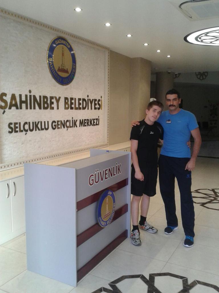 sahinbeyspormud's tweet photo. 'GÖRME ENGELLİ MİLLİ YÜZÜCÜ, 2016RİO OLİMPİYATI İÇİN SALONUMUZDA' @mtahmazoglu @cumaguzel27 @ODURNA @haliltozar27 http://t.co/GWohiWbczf