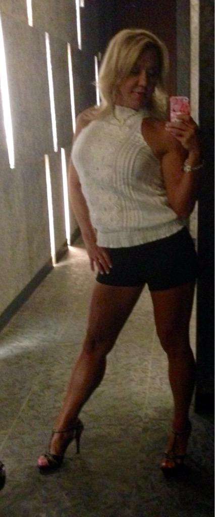 SamanthaMuscle's tweet photo. #walkonhimwed #barefoot #trample #footGoddess #strong #underurgoddess #lookupatme #HIGHHEELS #mercy๐ฃ๐ธ๐ผ๐๐#goddess!!! http://t.co/XuuiY82R2m