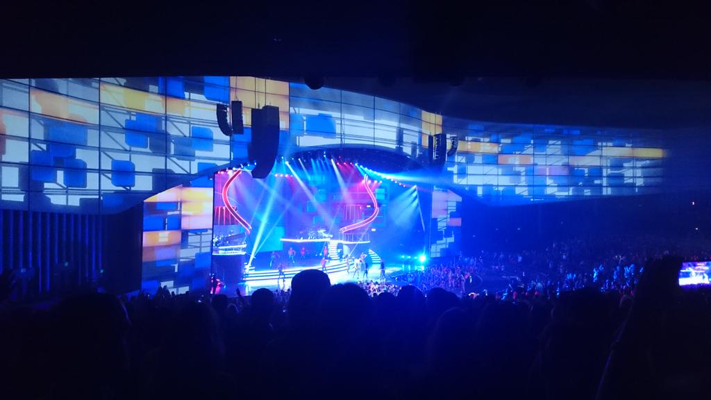 jazcookiemonstr's tweet photo. @britneyspears was amazing. She can #WorkBitch. #PieceOfMe #Vegas http://t.co/wyhtub1Ti2
