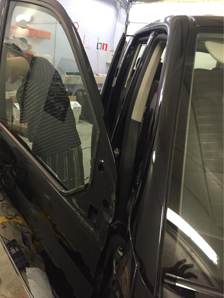 InfoVinvik's tweet photo. vw transporter, пленка KPMF, цена 40тр,с разбором ручек,зеркал,снятием бамперов.тонировка 5 стекол - 4,5тр ASWF http://t.co/HOkpzrJ1VC