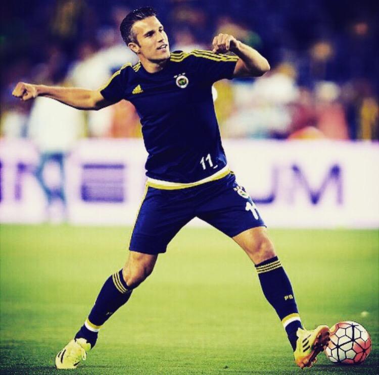 Futbolcumuz Robin van Persie\nin bugün do um günü! Happy Birthday 