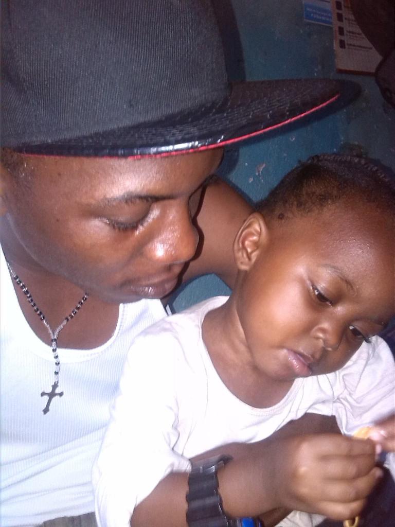 NANDENGA5's tweet photo. Dady &amp; Daughter http://t.co/VrlSqR7r5t