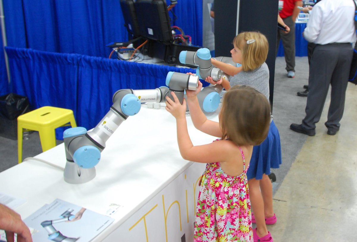 Thanks to all who stopped by our booth at #NIWeek and congrats to all our new robot programmers! <a href="/Universal_Robot/">Universal Robots</a>