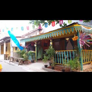 BBC_Bintaro's tweet photo. Rumah Betawi buat acara #LebaranBetawiTangsel. 7, 8, 9 agustus 2015 besok. @INFO_BETAWI @bamus_betawi @hafiznaufal33 http://t.co/h1vIgvfIXr
