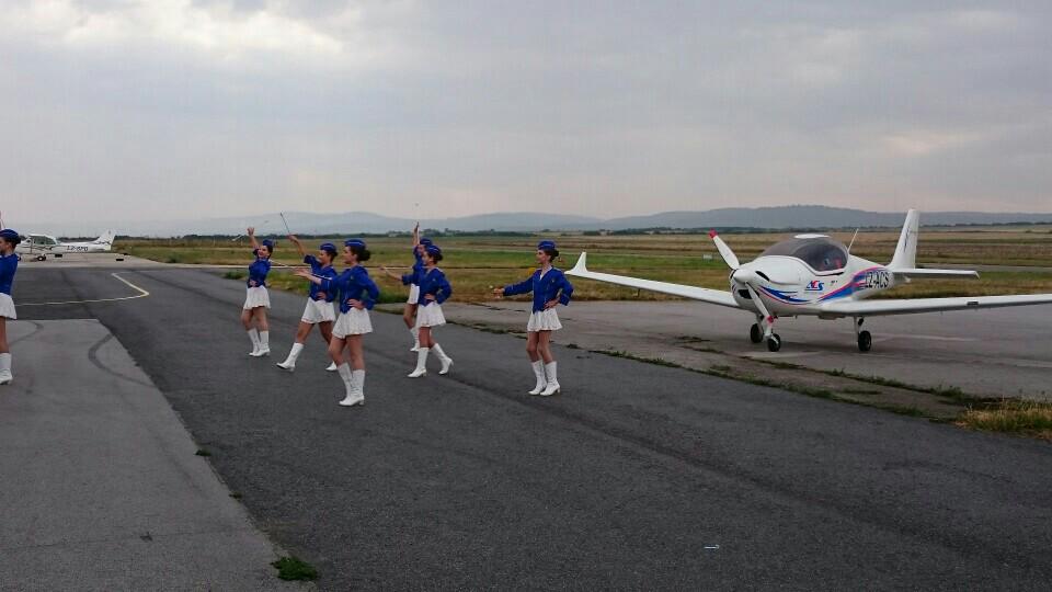 bogoyavlenski's tweet photo. #Skyleader 600 - Made in България (@ Lesnovo Airport (LBLS) in Elin Pelin, Bulgaria) https://t.co/QbSzSNB53a http://t.co/zZIDBkbLxy