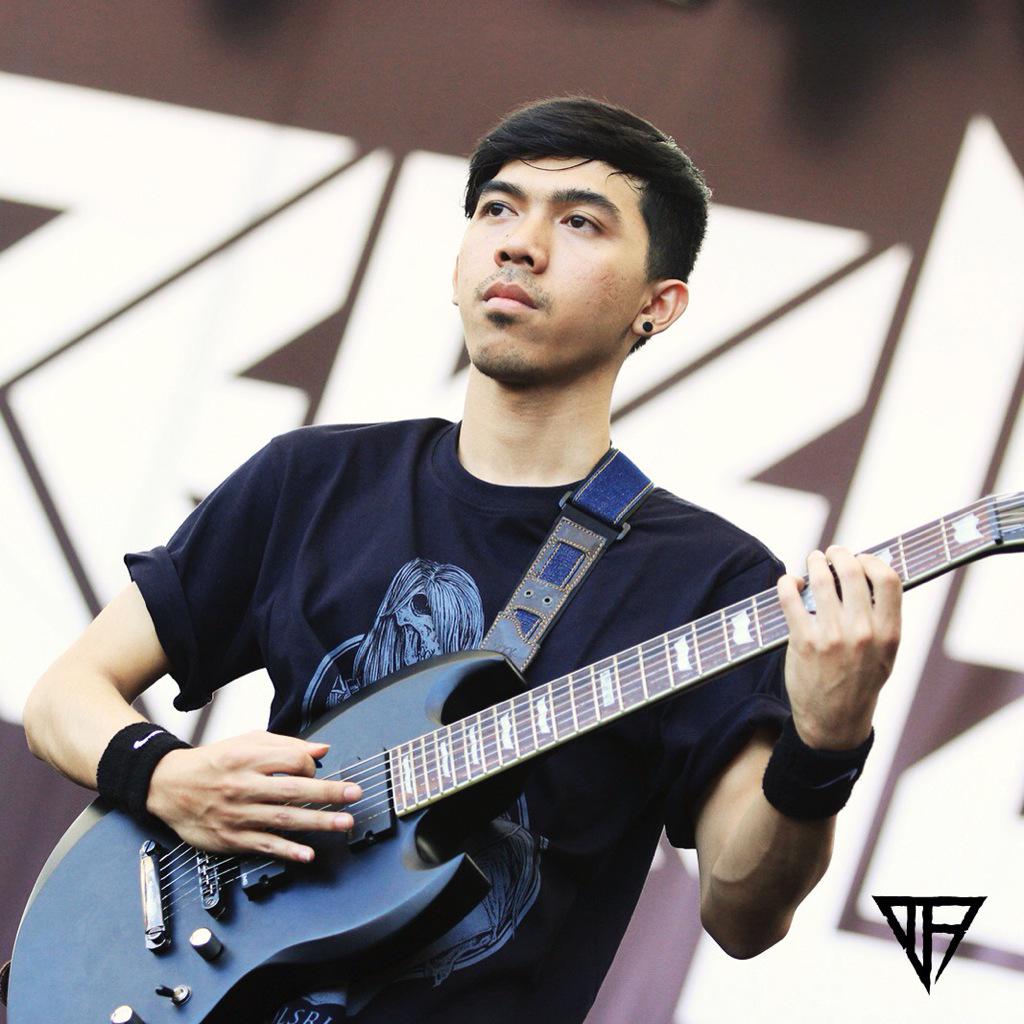 Wolsrick's tweet photo. @ArieUnwar dgn Arthemis tshirt koleksi terbaru kita begitu perfect saat tampil di @rebelsoulmerch Resurection kemaren http://t.co/hWpqU3dF7c