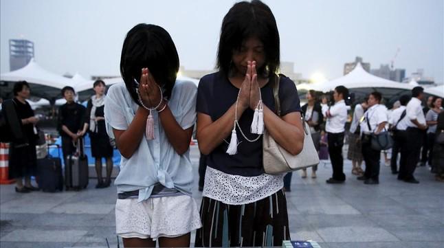 elperiodico's tweet photo. Japón pide acabar con las 15.000 armas nucleares que hay en el mundo http://t.co/zNEueQIv0p http://t.co/BXW1aNYVTG