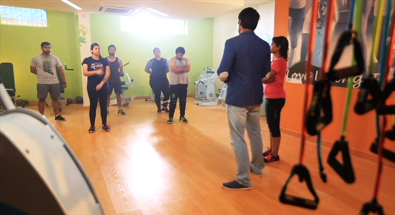 MyFit100Days's tweet photo. Watch what's in store for the top 5 challengers on Boot Camp with @Miqbalkhan. #MarksForSports http://t.co/LIVA7yWeNv http://t.co/6EWR1Nnph2
