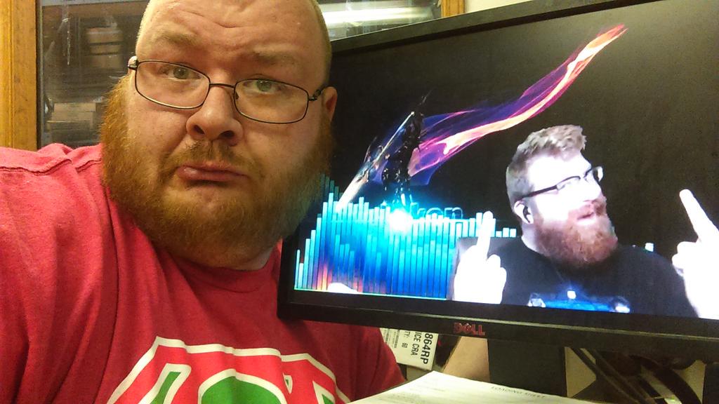 CasualAdamTV's tweet photo. @McLoken #Beards #myfatface #Selfie http://t.co/zuSgUvvaQw