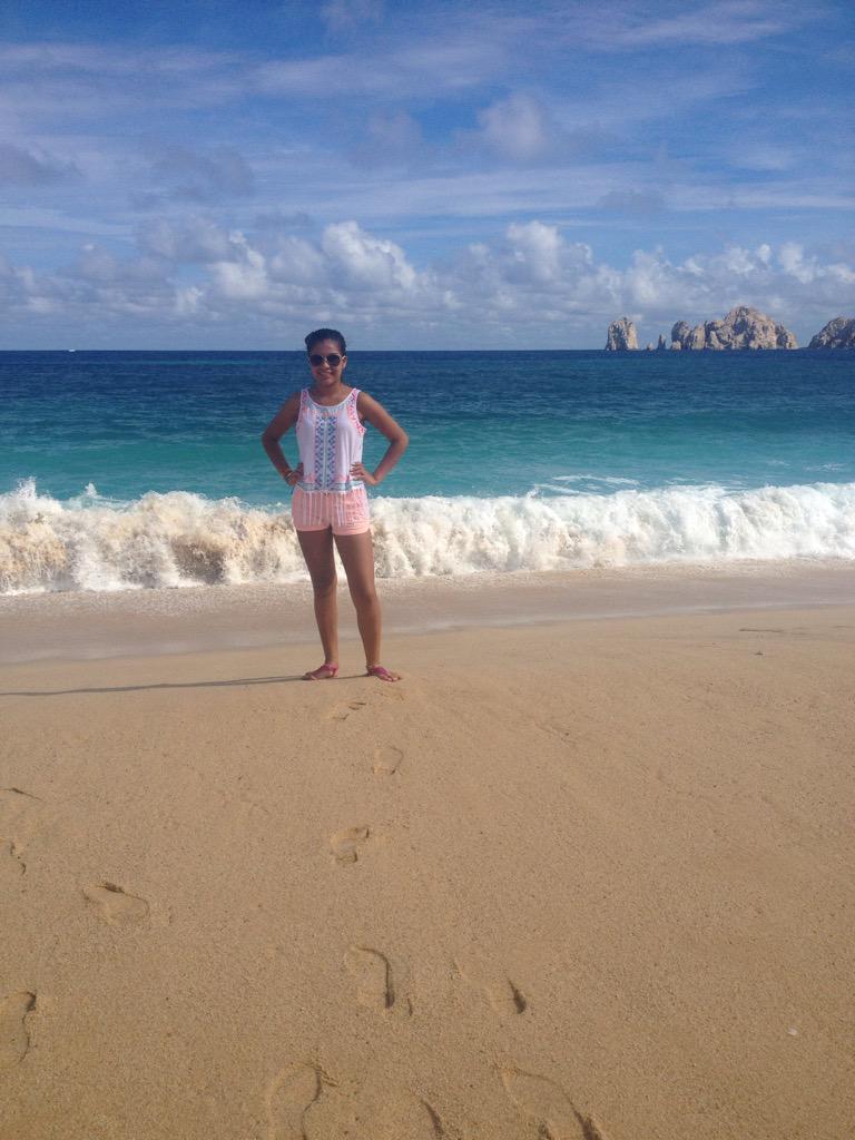 kimtoofancyy_'s tweet photo. Id go back any day! ππ¦π #cabosanlucas #ruipalace http://t.co/y09F0kHsaR