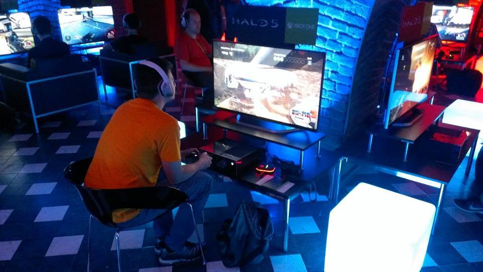 HauppaugeES's tweet photo. Mirar cuantas #HDPVRROCKET Tenemos en #gamescom2015 http://t.co/8EywA5DtMT