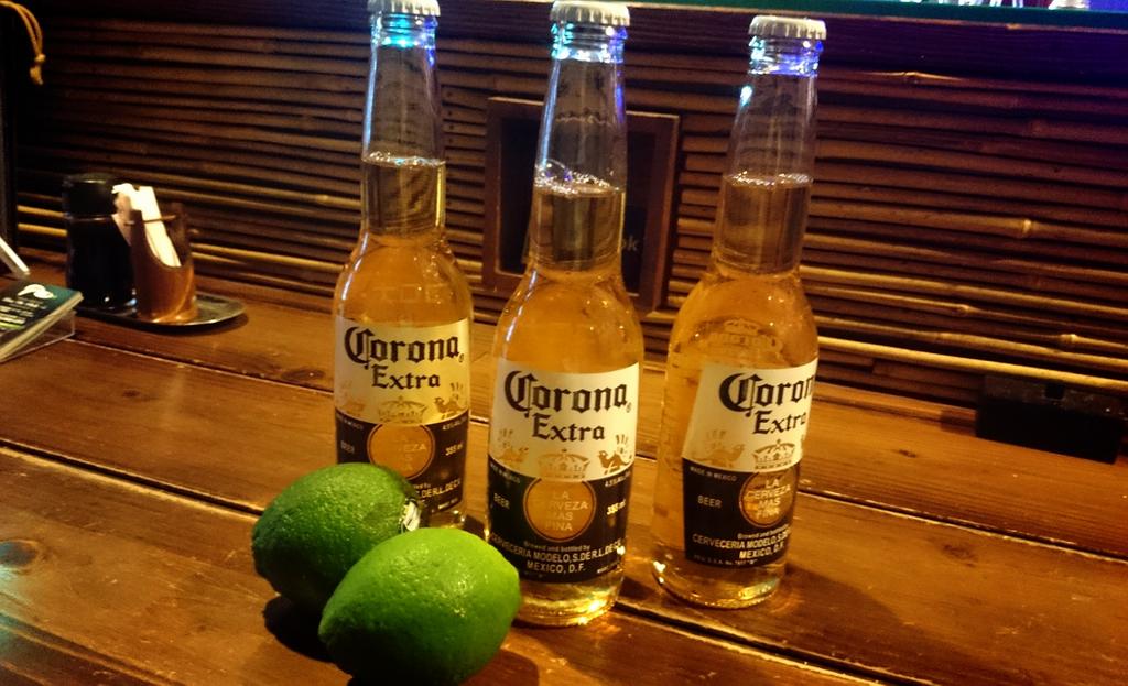 ウサデパルズ No Twitter ウサデパルズにコロナビール当店の巻 あの有名なワイルドスピードでも飲まれてるビールです ライムを入れてどうぞ O Http T Co Ih8irj4nor