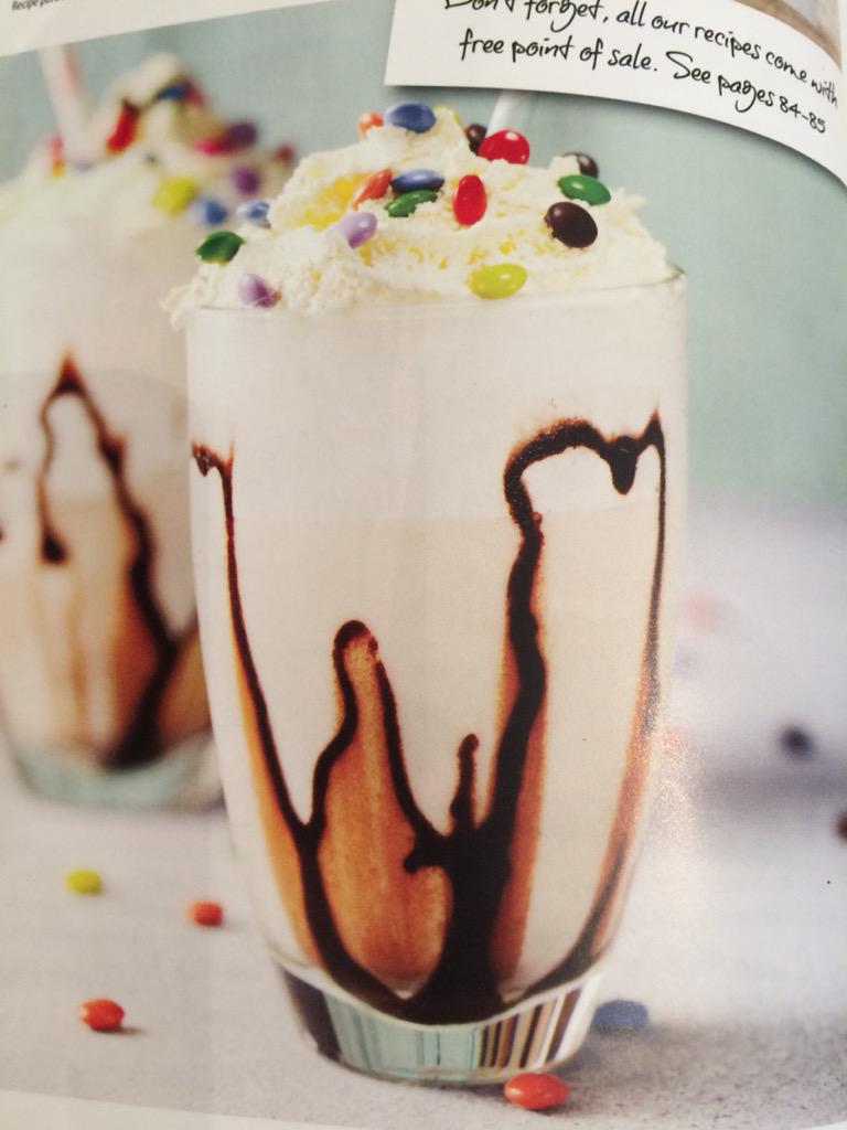 teasecoffeebar's tweet photo. White choc &amp; vanilla frappe http://t.co/lgYoKXwQrh