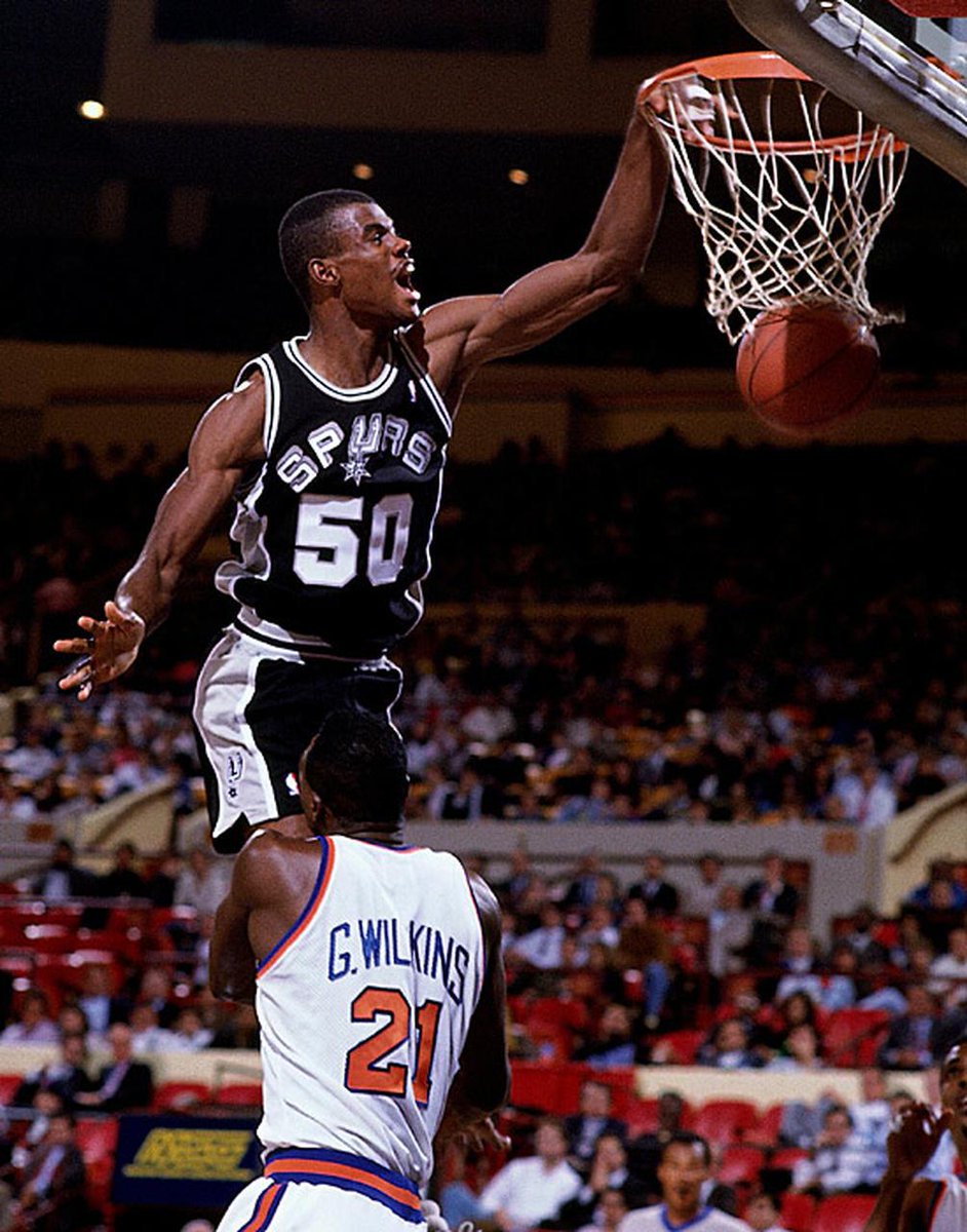 BasketDivine's tweet photo. Hoy cumple 50 años David Robinson,
Hall of Fame
2xAnillos #NBA
MVP LR'95
Mejor Defensor'92
Oro JJ.OO 92 y 96
#Leyenda http://t.co/ROfW7BMojj