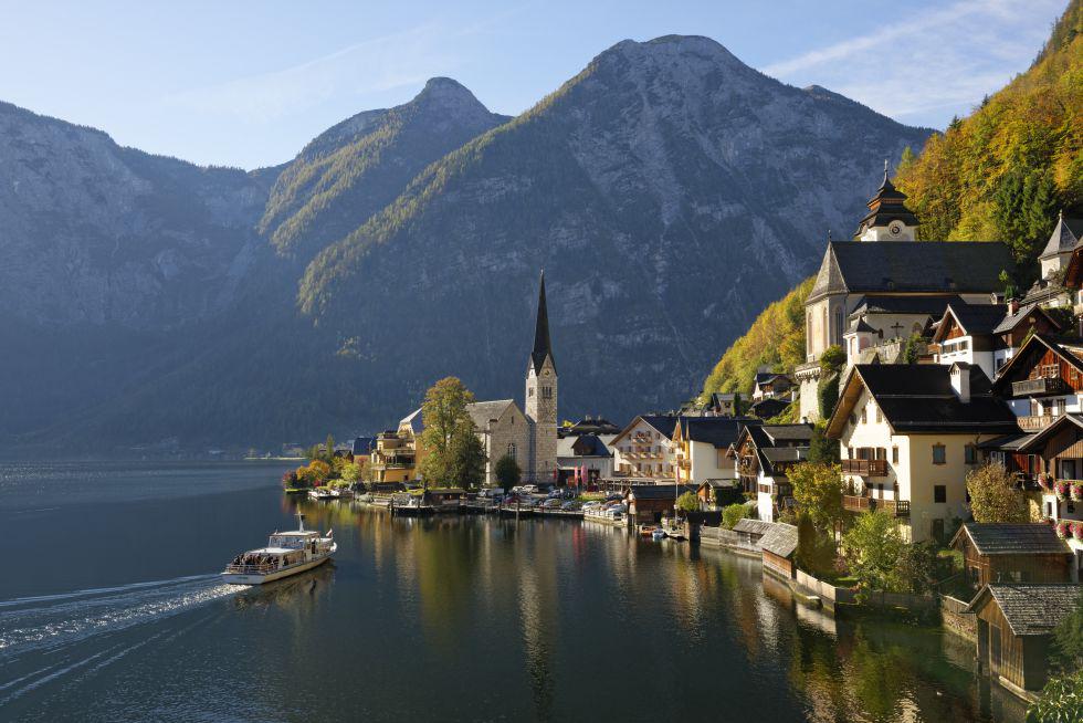ElViajero_Pais's tweet photo. Los chinos copiaron entero este pueblo de Austria y se lo llevaron a China http://t.co/sj2rbdZdxB #viajes http://t.co/fGDpoBZk0g