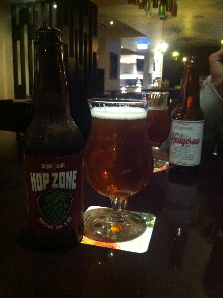 Happy #IPAday #IPAday2015 BEER number 2 <a href="/BrewCult/">Brewcult Brewing Co.</a> Hopzone session IPA with an amazing <a href="/Van_Dieman/">Van Dieman Brewing</a> Hedgerow sour