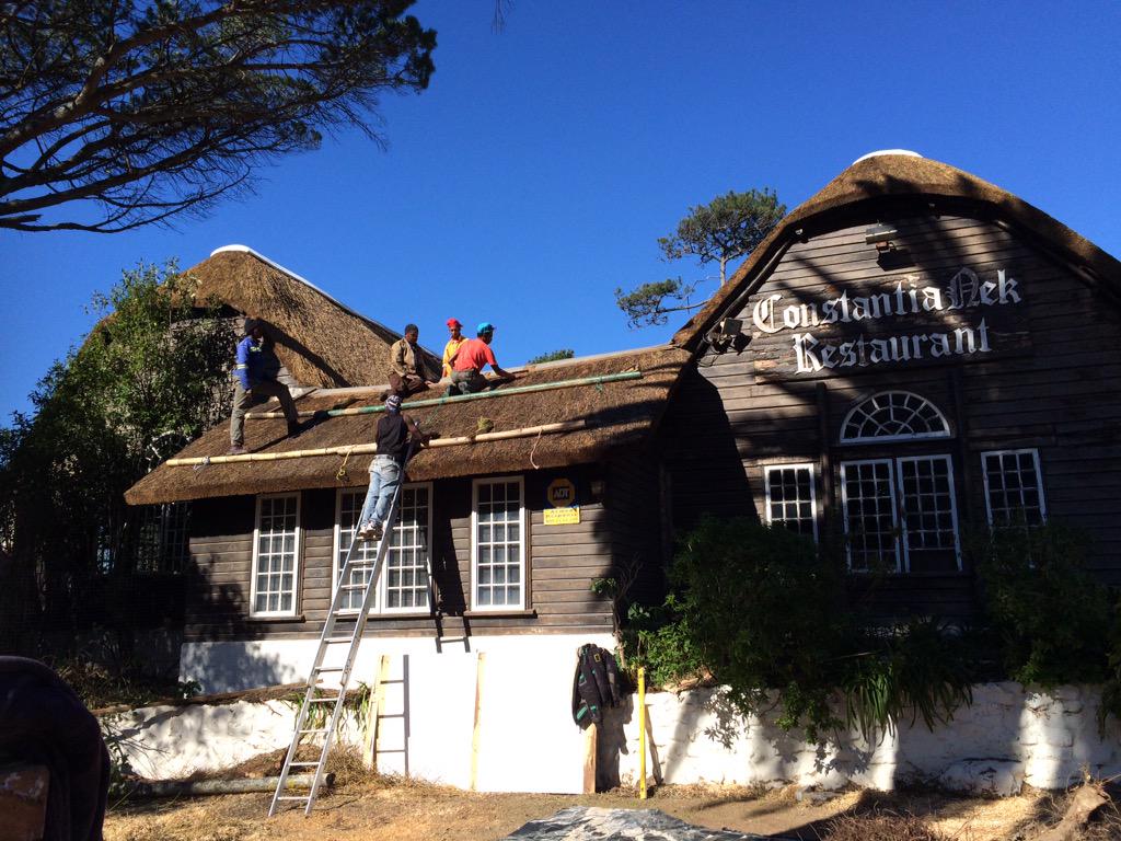 constantianek's tweet photo. 6 weeks into renovation and sporting new thatch by Jason Lucas Master Thatchers. Our go-to hair stylist for 25 yrs! http://t.co/WRjALO97Z8