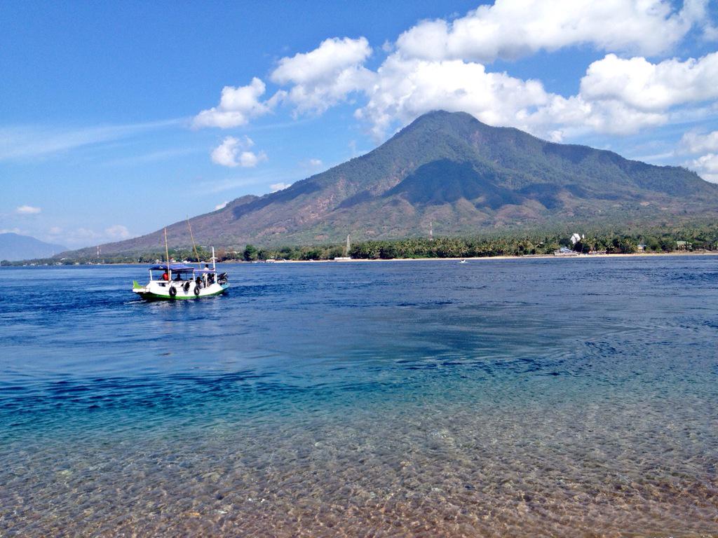 Pulau adonara barat flores timur