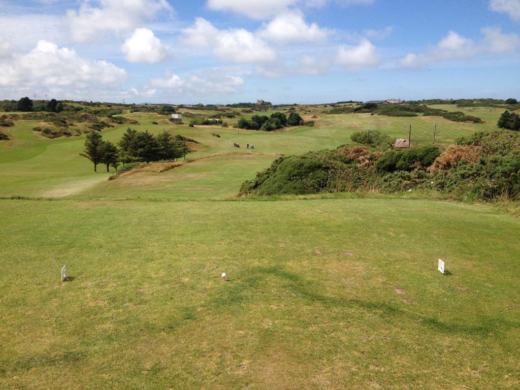 rhodri_huw's tweet photo. Cwrs golf uffernol o galed a hyfryd ar yr un pryd. #TexasScramble @bullbaygolfclub @ugm_agu #openweek2015 @Trevor4242 http://t.co/huYfAEHxs4