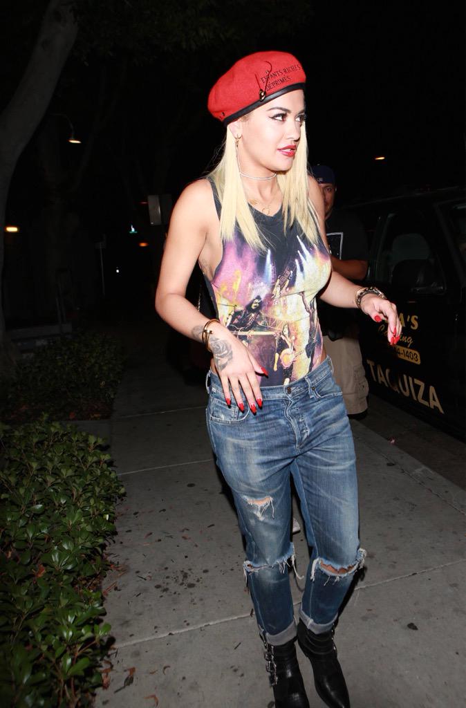 RitaOUpdatesFR's tweet photo. Rita à Los Angeles hier soir / Rita in Los Angeles last night #1 http://t.co/rzz28R5ZPr