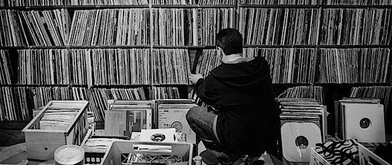 Grooved Pavement world music show on WMUA 91.1 fm, Wednesday, August 5th, 2015 groovedpavement.wordpress.com/2015/08/06/gro…