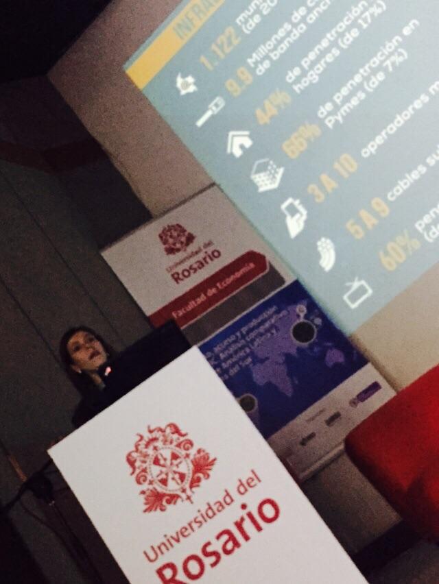 Ministerio_TIC's tweet photo. "Con #ViveDigital2018 buscamos disminuir la pobreza en nuestro país aumentando la competitividad" @MCarolinaHoyosT http://t.co/vyoL68kTev