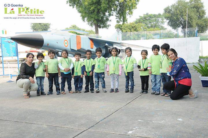 GDGoenka1's tweet photo. LaPetite's Visit Airforce Museum To Explore The AirWing.#GD #Goenka #LaPetite #MuseumVisit http://t.co/h7FNeLSZrs