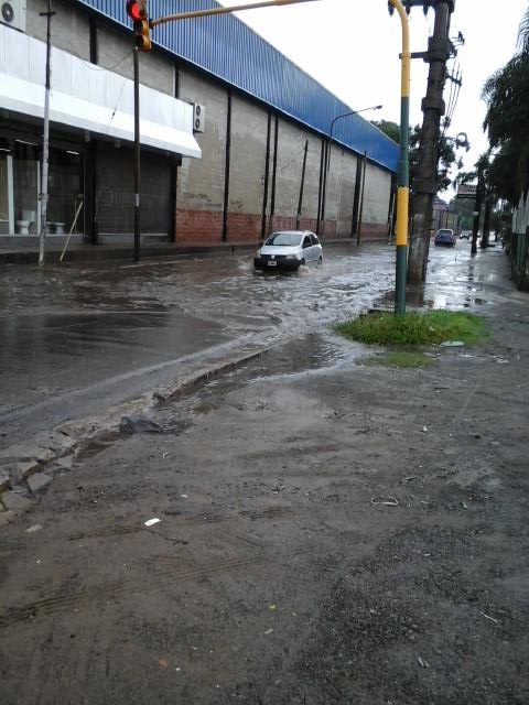 jesusjes39's tweet photo. @arribaarg AHORA EN S.JUSTO SOLO PILETA... http://t.co/FaAh6pfj1i
