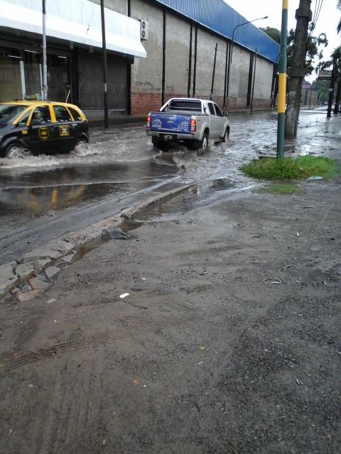 jesusjes39's tweet photo. @arribaarg AHORA EN S.JUSTO SOLO PILETA... http://t.co/FaAh6pfj1i