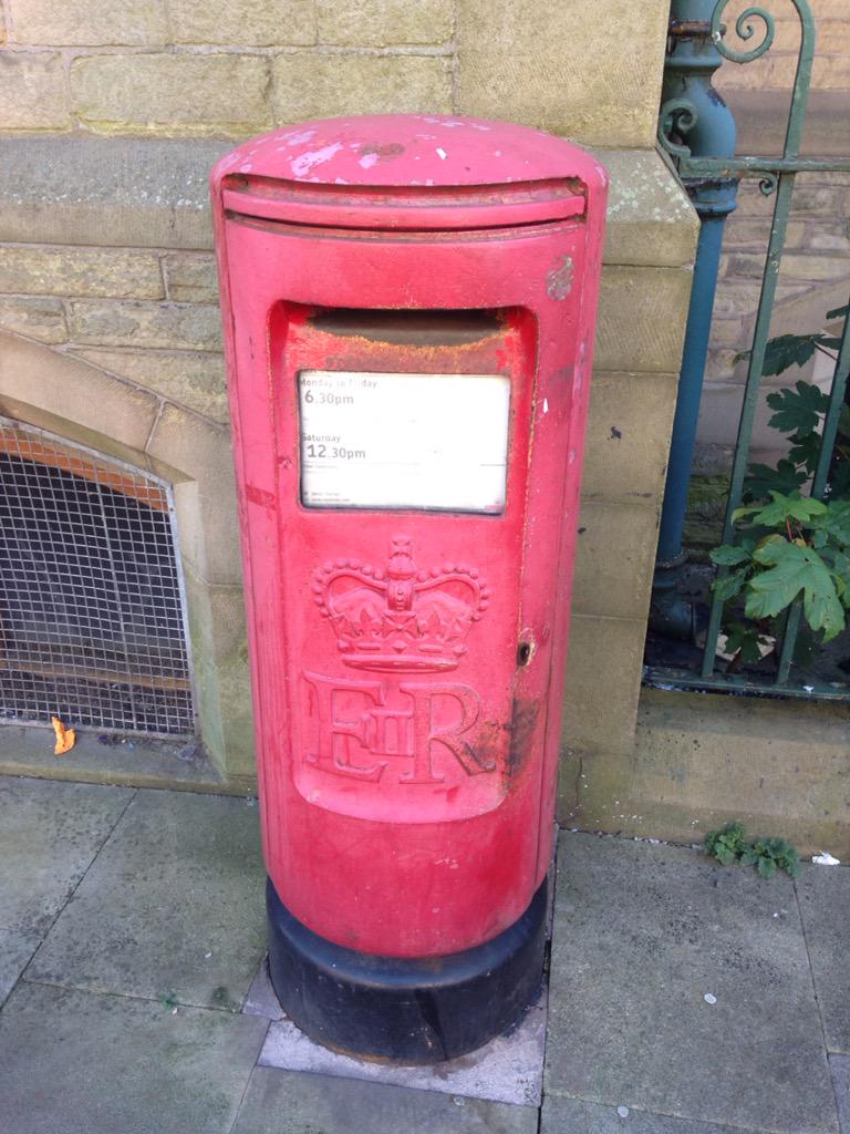 Stalybridge_PO's tweet photo. Any chance you can sort us out a face lift @RoyalMail being asked 100 times a day if it's still in use... #robot #yes http://t.co/E4XG3p8pHh