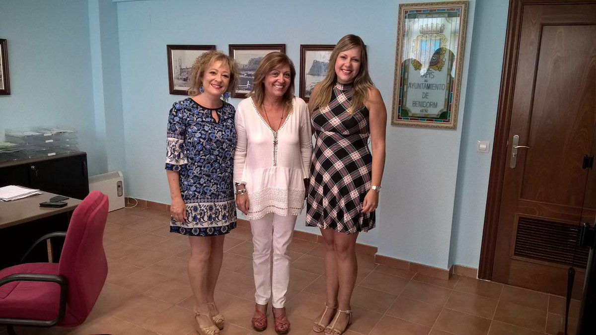 MEMBAMB's tweet photo. MEMBA se reúne con la concejala de igualdad de Benidorm, Angi Llorca para presentar nuevos proyectos.Gracias, Angi! http://t.co/yJs1uT5HU0