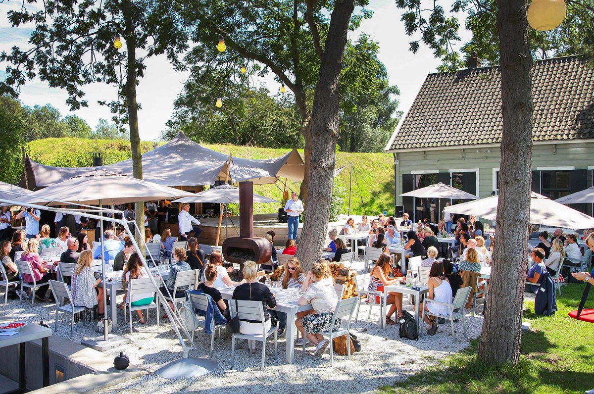 @IKEANederland lanceert de nieuwe catalogus bij #PaviljoenPuur in Amsterdam. Nieuwsgierig? bit.ly/1IJFExM