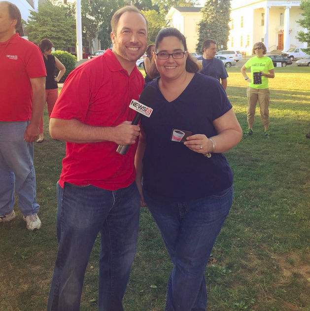 Tina runs on <a href="/DunkinDonuts/">Dunkin'</a>! She found our 2nd #GilOnTheGreen clue and won a $25 <a href="/DDinCT/">Deano DAmico</a> gift card. Congrats!