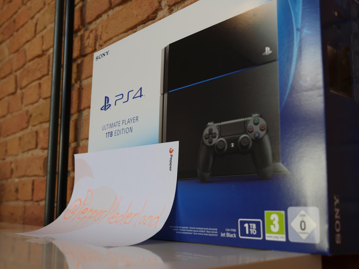 PepperNederland's tweet photo. Daar is ie dan! Wie wil 'm winnen? http://t.co/WFyKDpLO6j #Pepper #WIN #PS4 http://t.co/2gkYKvaKtx