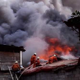 van_munir's tweet photo. Terkadang cacian yg kami terima walau sudah bertaruh nyawa.
Pantang Pulang sebelum Api Padam
Walau Nyawa Taruhannya! http://t.co/zcPC05uzYt