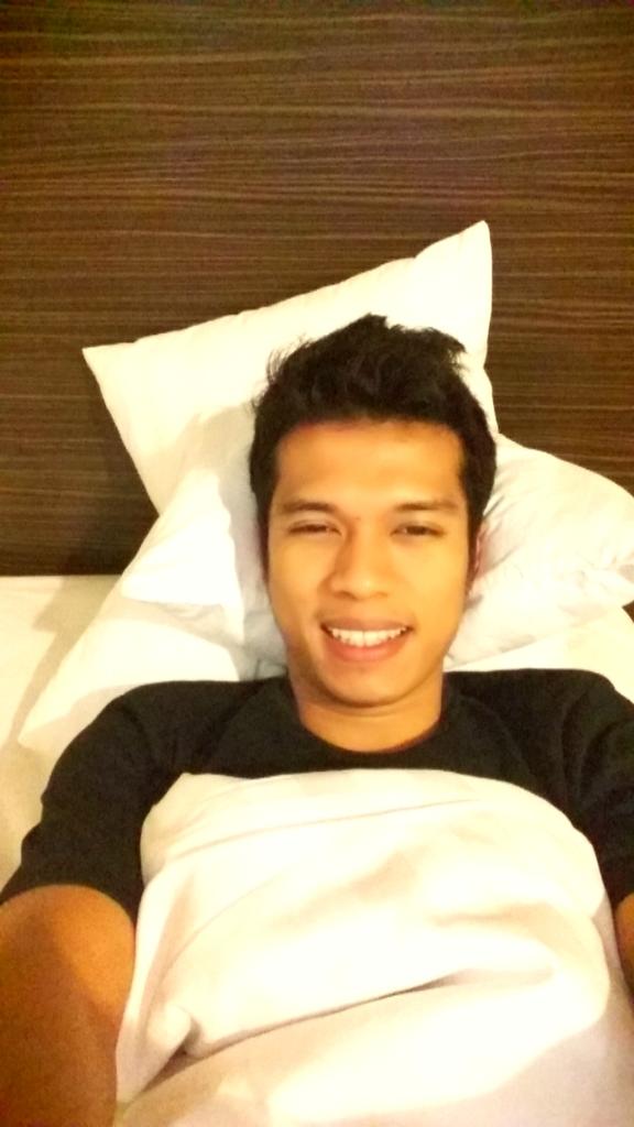 dwipermana50's tweet photo. Istirahat sejenak untuk melepaskan kepenatan hari ini, hehehehehe... http://t.co/U5NuFhrIG0