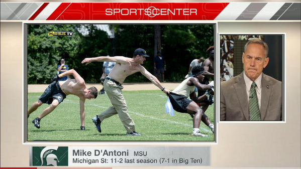 TheMichaelGrey's tweet photo. How in the blue hell does this happen? Wrapping up the Hour of Hate with this trainwreck next... #Spartans #derphard http://t.co/V8I2JPdS8K