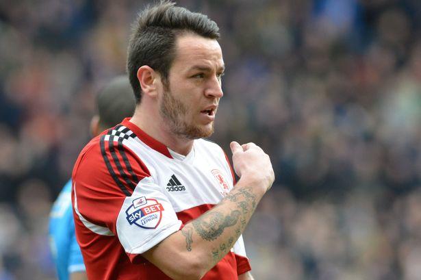 TheNorwich's tweet photo. RUMOUR: Norwich City are tracking the 26 year old forward Lee Tomlin, who has been training on his own http://t.co/xj57I5563r