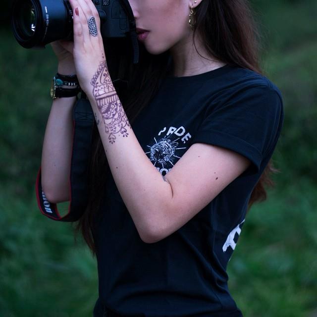 dndexecution's tweet image. from last week's photo shoot with @hoiecarly for PRIDE AND PASSION collection #secondbatch… ift.tt/1pUOlQp