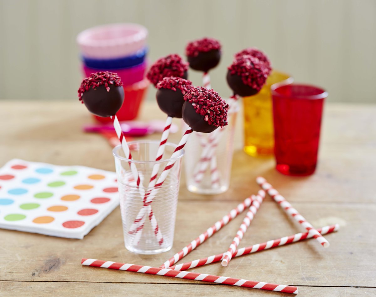 It was #BlackForestGateau galore on #GBBO last night! Try out our #glutenfree #cakepop version:goo.gl/1WpnPg