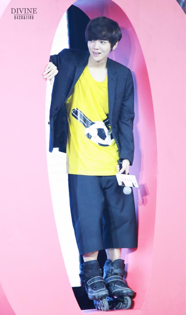 Divine_FanHan's tweet photo. #Luhan 150802 HD😘😘😘 http://t.co/IcjVpQmnfK