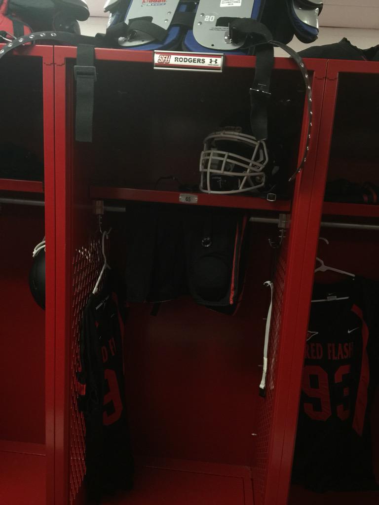 JesseRodgers95's tweet photo. So excited to start college ball. #SFURedFlash http://t.co/4T9Z7sPg0f
