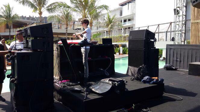 MadeonID's tweet photo. On the other note, here's a picture of him during soundcheck in Bali #m http://t.co/Qkn5RlOB4s