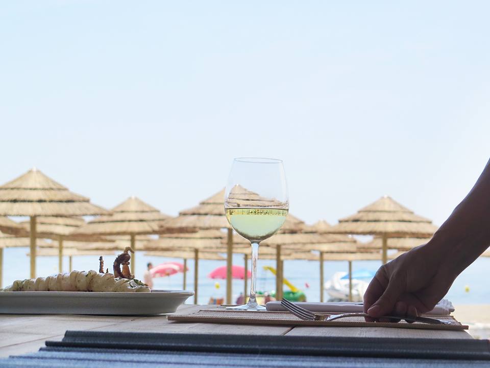 SirokoBeach's tweet photo. Lunch with a view! Join us today, call us at +34 626 569 729 • #Marbella http://t.co/uJZJ1fGoXk
