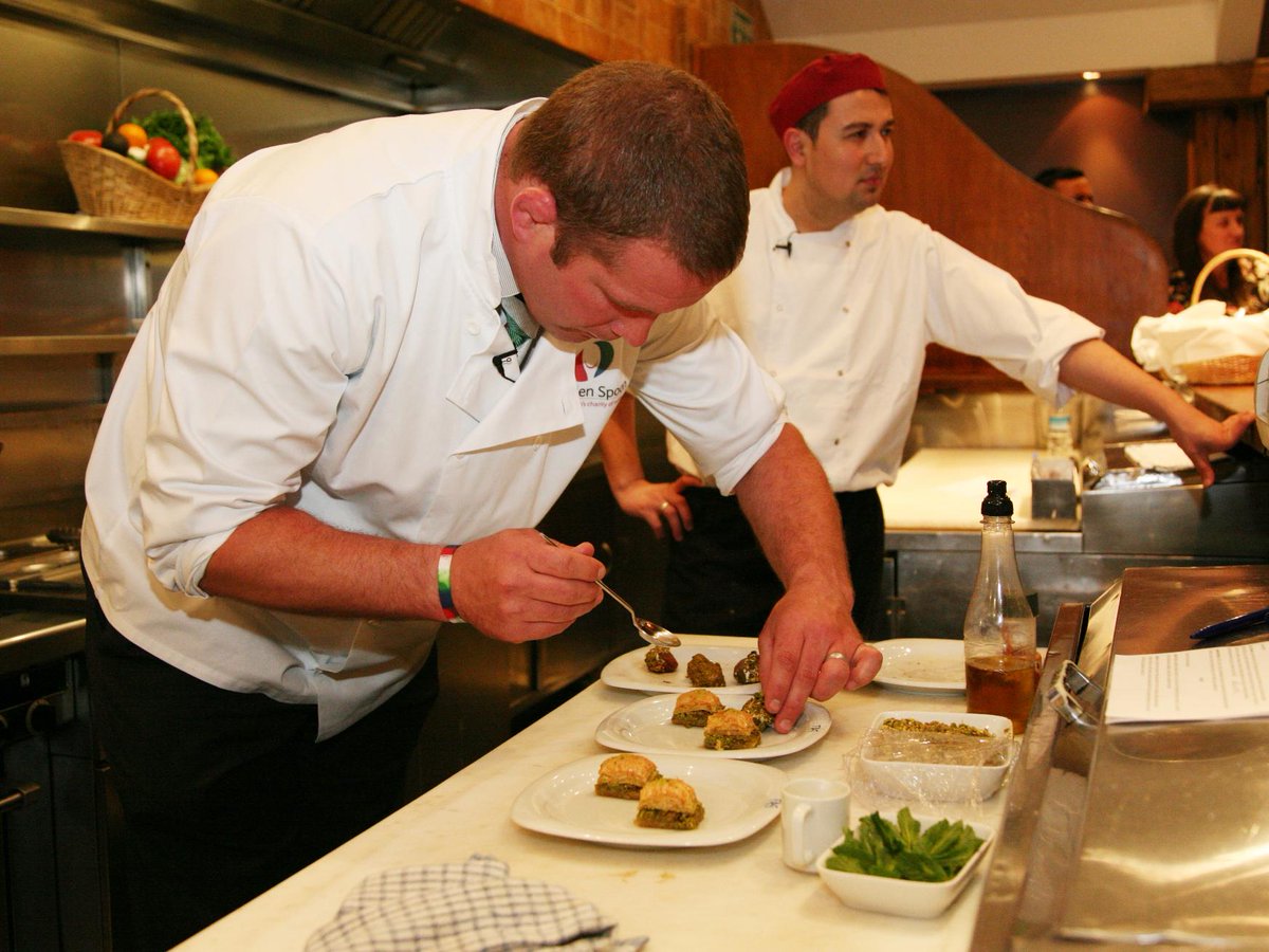 Phil_Vickery's tweet photo. Bring on the cook-off on Friday with @NeilBack & @PaulGrayson10 at @HermitageRd, for @charityspoon! #SDWM #wearerugby http://t.co/mj5djSlOKF
