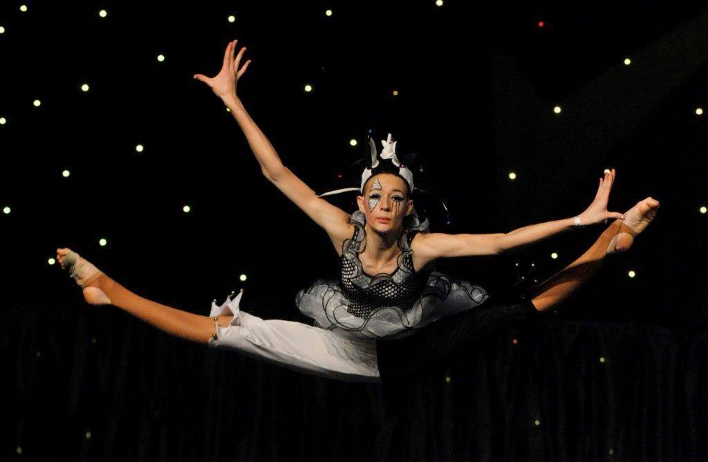 SADanceTalent's tweet photo. We acknowledge the talents of Yvonne Robson 2015's #BestFemaleTalent @ #DanceStar #Finals, #WorldDanceMasters http://t.co/NT2o3mCokp
