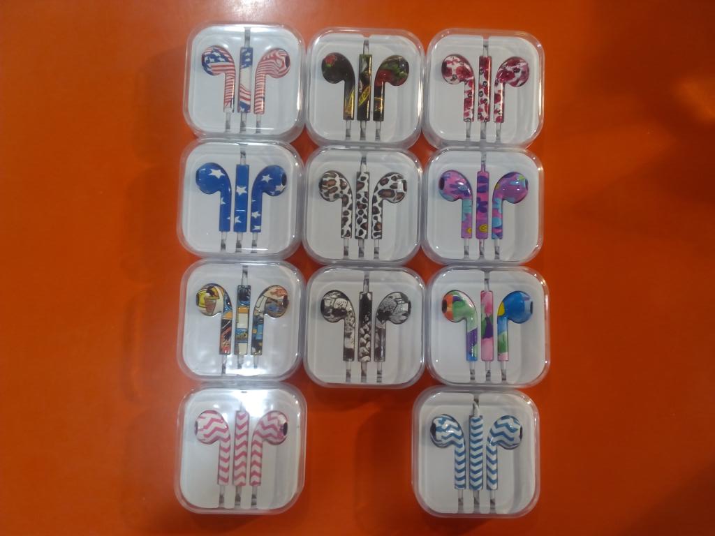 Doctor_Friki's tweet photo. #Auriculares para #iPhone al gusto de todos. #leopardo #serpiente #comic #bandera #EEUU #acuarela #dibujos #calaveras http://t.co/c9dQLYCyfx