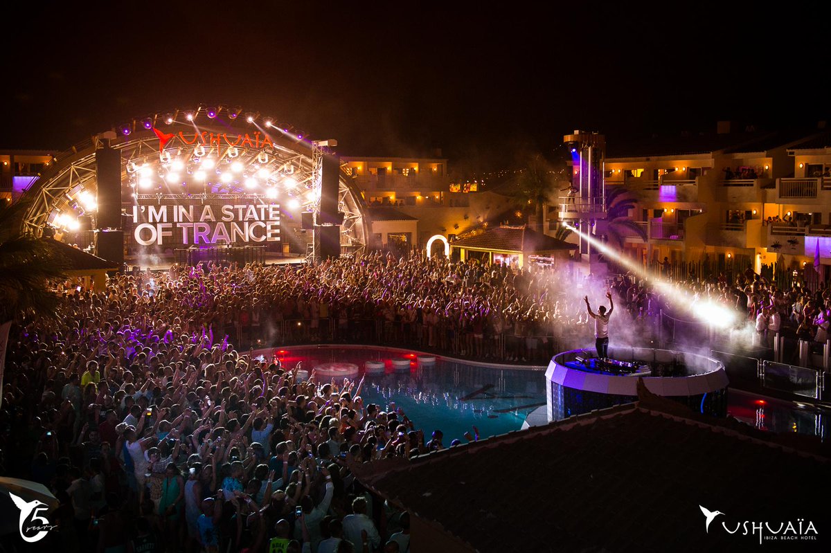 arminvanbuuren's tweet photo. Today I will do a 7-hour solo set @ushuaiaibiza for #ASOTIBIZA! See you there? 😎 http://t.co/VApaDu27YG