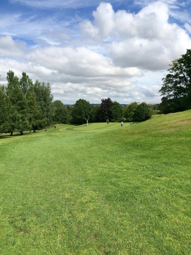 ErlestokeGC's tweet image. The tail of the seniors match on the 7th, beautiful day for it!! #WiltsGolf #Wiltshire